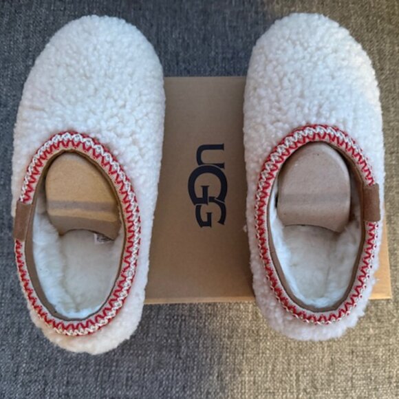 UGG Shoes - New in Box Womens UGG® Tasman Maxi Curly Slipper - Natural Size 7